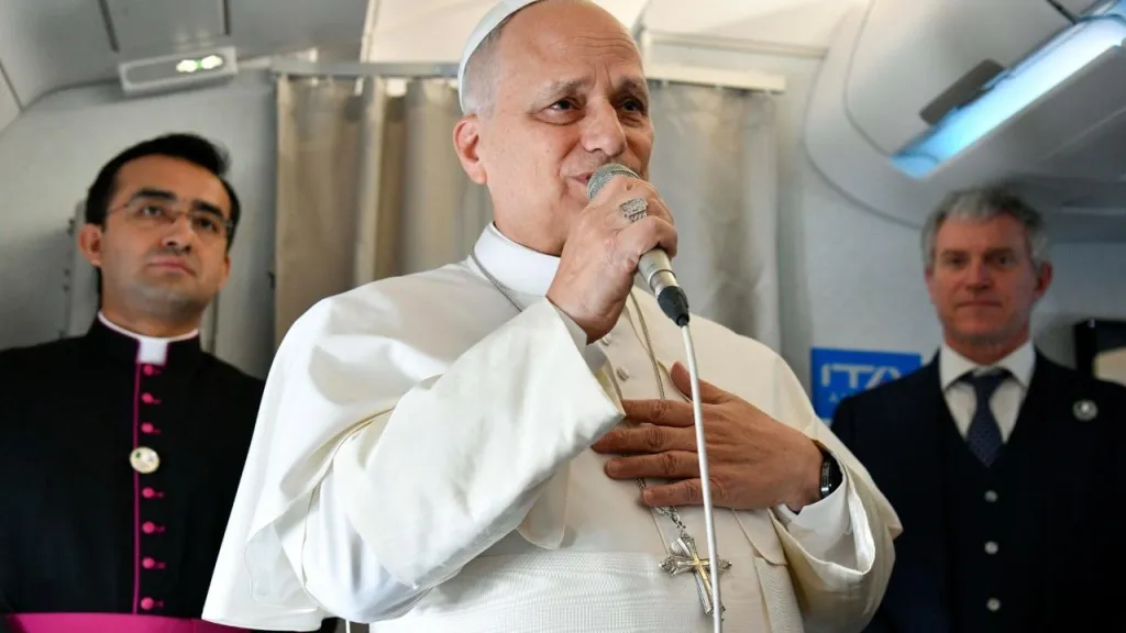 Papa León XIV responde a declaraciones de Trump: “El mensaje sigue siendo la paz”.