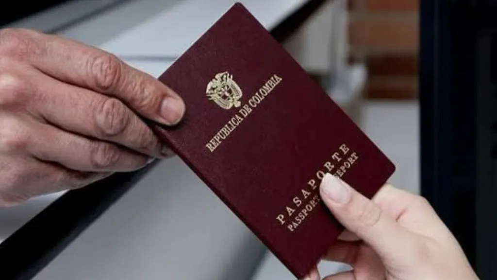 La Cancillería alertó sobre una página web fraudulenta que suplanta su imagen y ofrece servicios relacionados con el trámite de pasaportes.