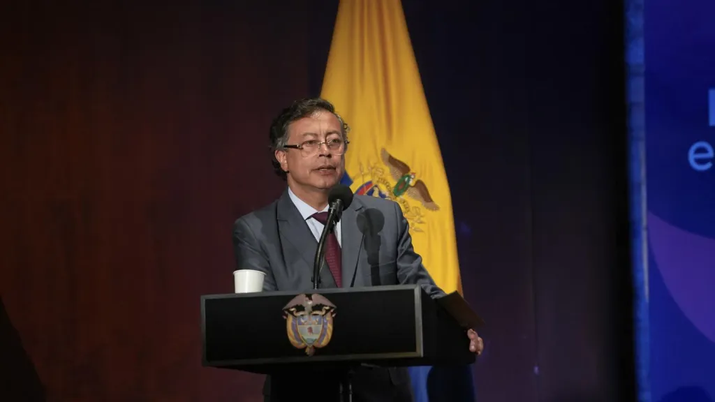 Petro advierte riesgo de escalada militar en el Caribe y propone una diplomacia de los pueblos