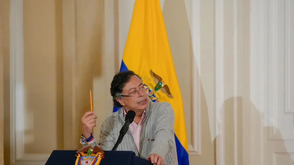 Petro cuestiona la independencia del Banco de la República por vínculo con comité político de Paloma Valencia