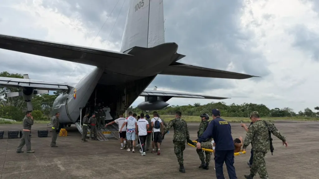 Presidente Petro agradece a comunidad de Puerto Leguízamo que ayudó a salvar a los soldados tras accidente del Hércules C-130