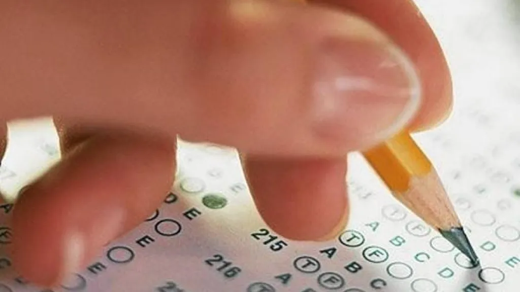 La convocatoria está dirigida a estudiantes que hayan cursado al menos el 75% de sus créditos académicos y presentarán el examen el 6 de septiembre, requisito obligatorio para obtener el título de educación superior.