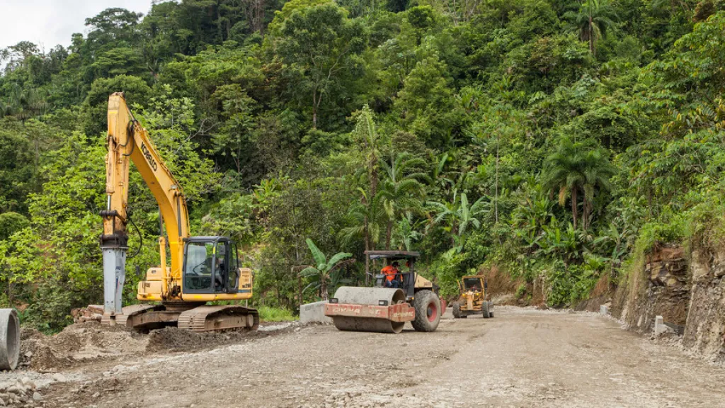 Un muerto y dos desaparecidos dejó un deslizamiento en la vía Quibdó - Medellín