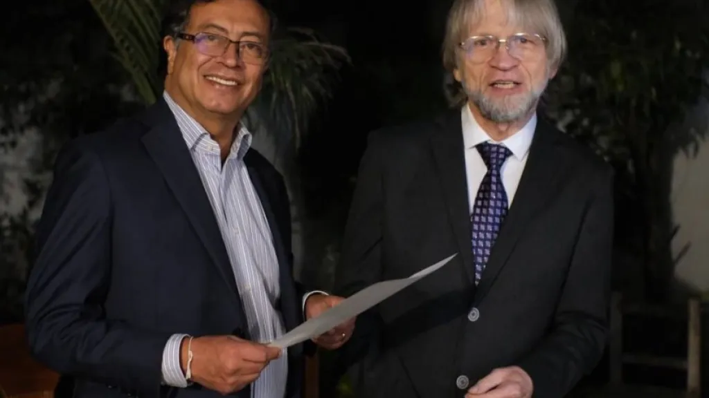Antanas Mockus mantiene la nulidad en el Senado por decisión de la Corte