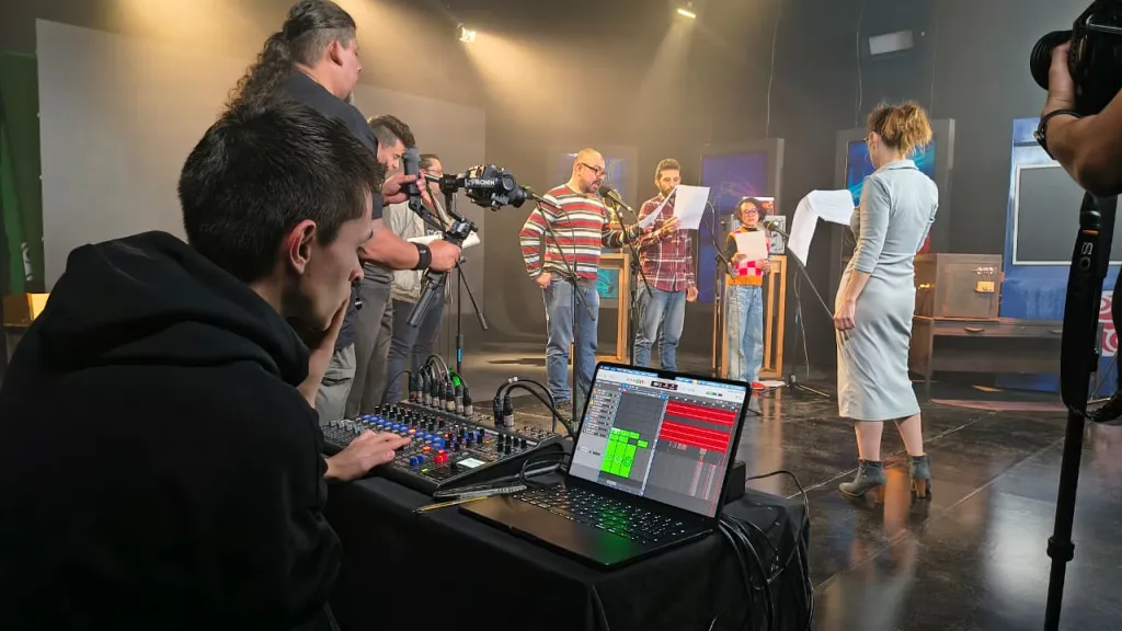 Este jueves 29 de octubre, en el marco de la conmemoración del Día Mundial del Patrimonio Audiovisual, el Sistema de Medios Públicos presentará a las 8:00 p. m., un especial en vivo que marca el regreso de las radionovelas. 