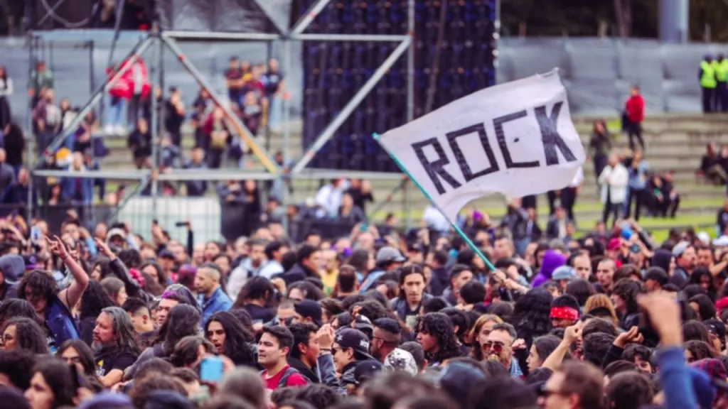 Consulta los horarios de Rock al Parque este sábado 10 de octubre, las bandas por escenario y las recomendaciones de transporte y parqueadero en Bogotá.
