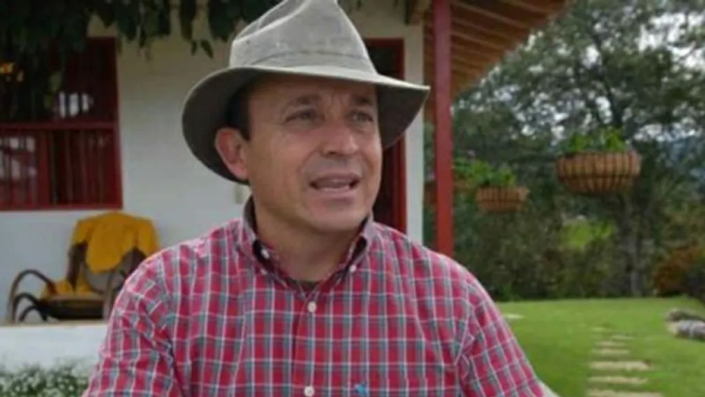 Condena Santiago Uribe Vélez