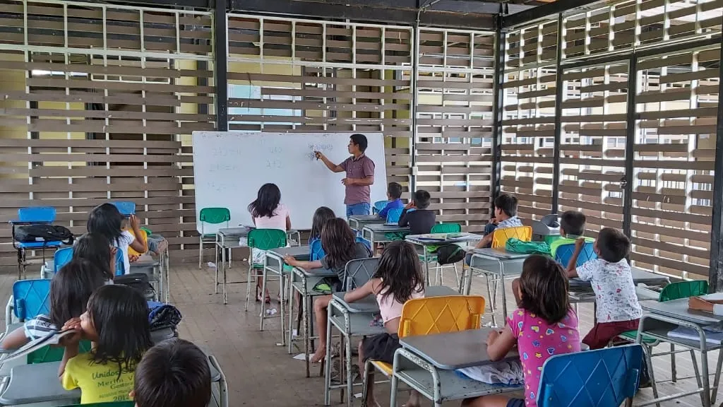 Profesora Edilma educando