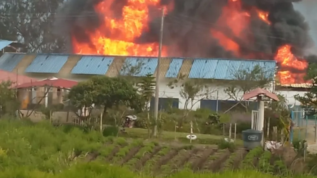Explosión en fábrica de alcohol 