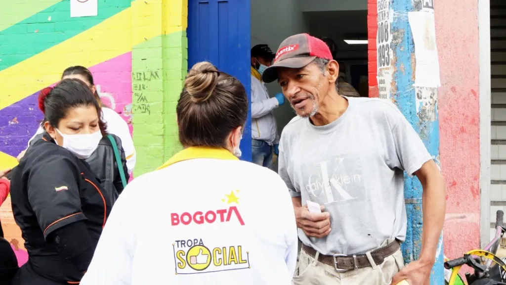 13 unidades operativas atienden a los habitantes de calle de Bogotá