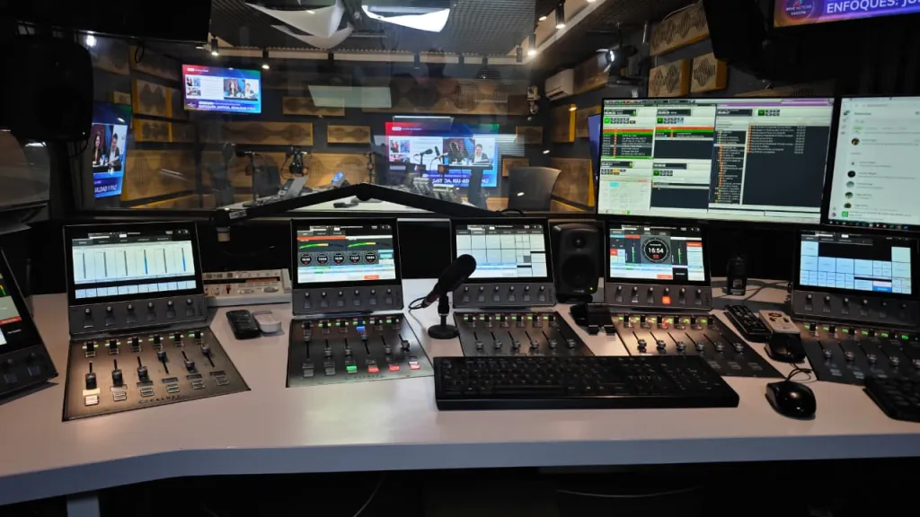 RTVC noticias, Señal Colombia y Radio Nacional de Colombia, líderes de opinión 2025