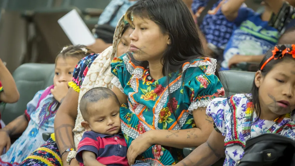 Hospitalizan en Medellín a dos menores emberá katío