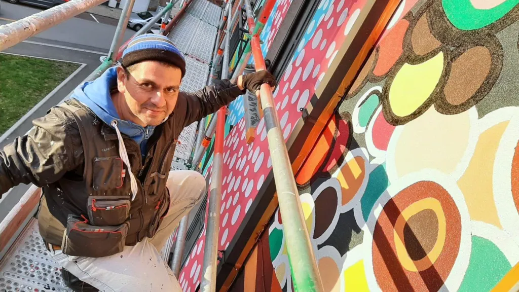 Artista colombiano Alejandro Ardila: trayectoria y murales en Bruselas
