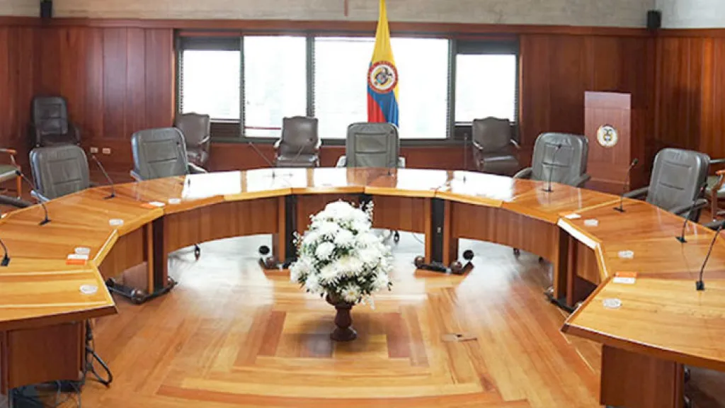 Corte ordena al Estado para proteger a firmantes de paz