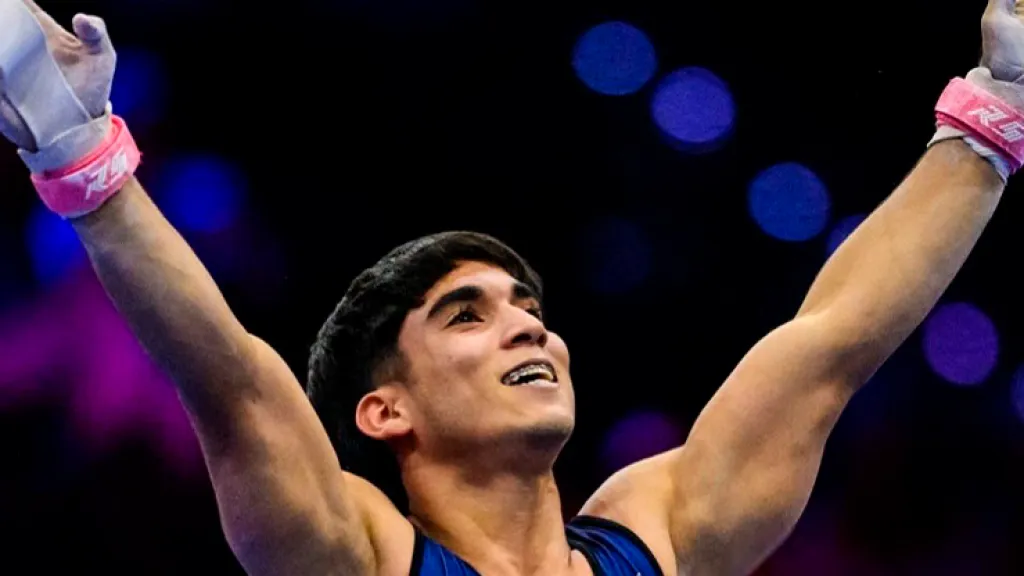 Gimnastas colombianos realizan una curiosa coreografía durante el Mundial de Gimnasia Artística 2026.