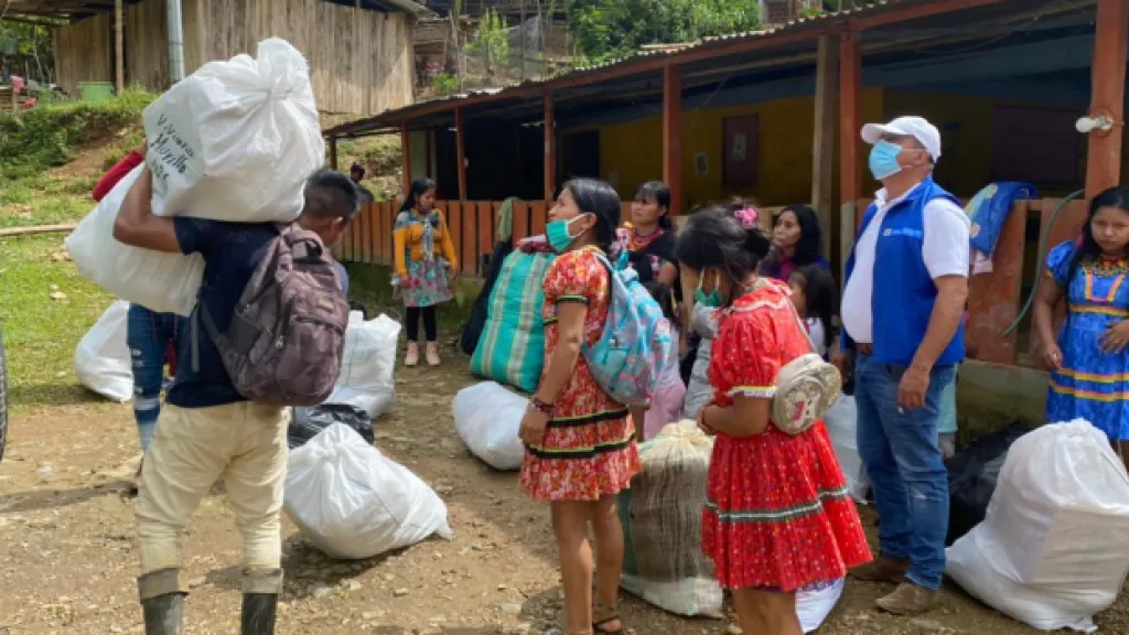 Desplazamiento masivo en el Chocó: cientos de familias huyen de los enfrentamientos armados