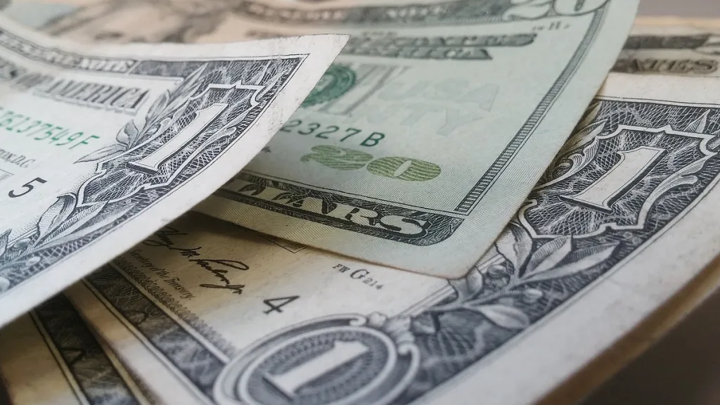Estados Unidos prohibió este lunes todas las transacciones con el Banco Central de Rusia