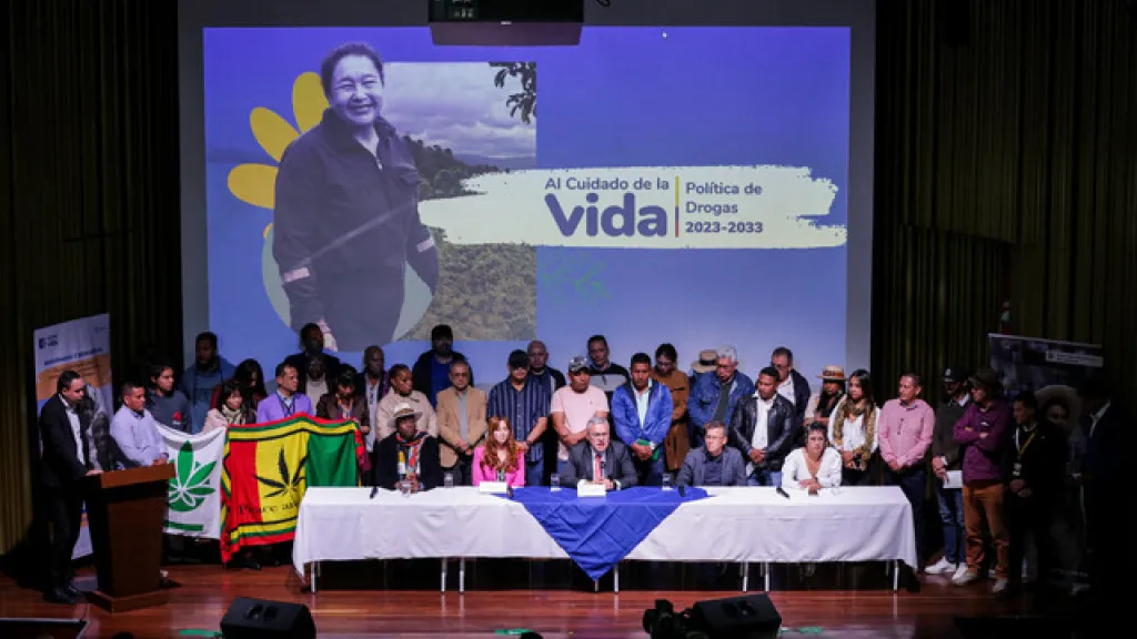 Gobierno de Colombia presenta nueva estrategia para combatir el narcotráfico