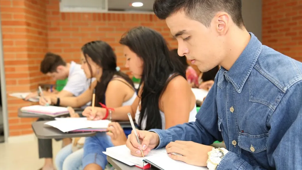 Convocatoria para inscribirse al Fondo FEST 2024 - 1 en Bogotá