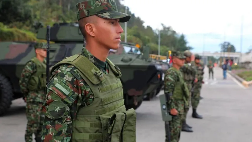 Ejército ofrece bonificación de $1,7 millones mensuales y beneficios educativos a nuevos reclutas