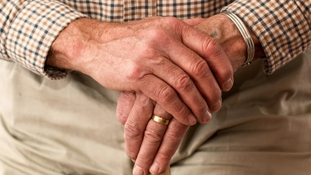 Aportes en salud para pensionados en 2024: reducción de tarifa