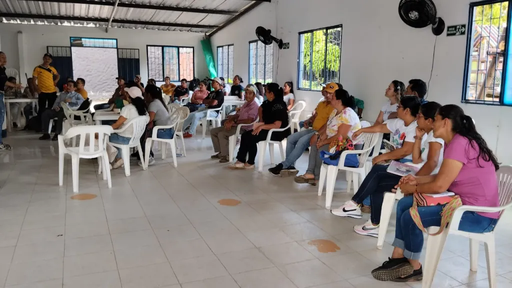 Plan de desarrollo comunal en Mesetas: capacitaciones