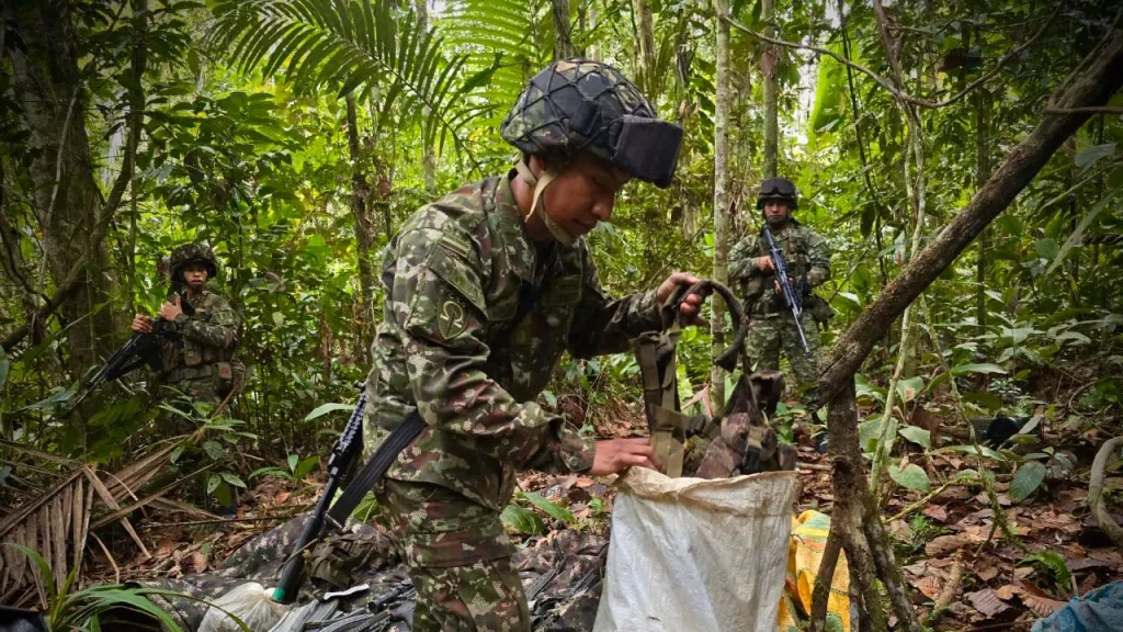 Ejército destruye depósito ilegal en Calamar, Guaviare