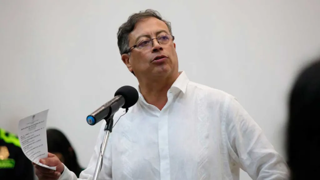 Gustavo Petro insiste en procesar genocidios: llamado a la nueva Fiscalía
