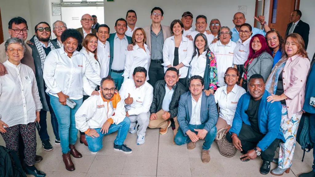 Profesores de Colombia tendrán incremento salarial mayor a los funcionarios públicos