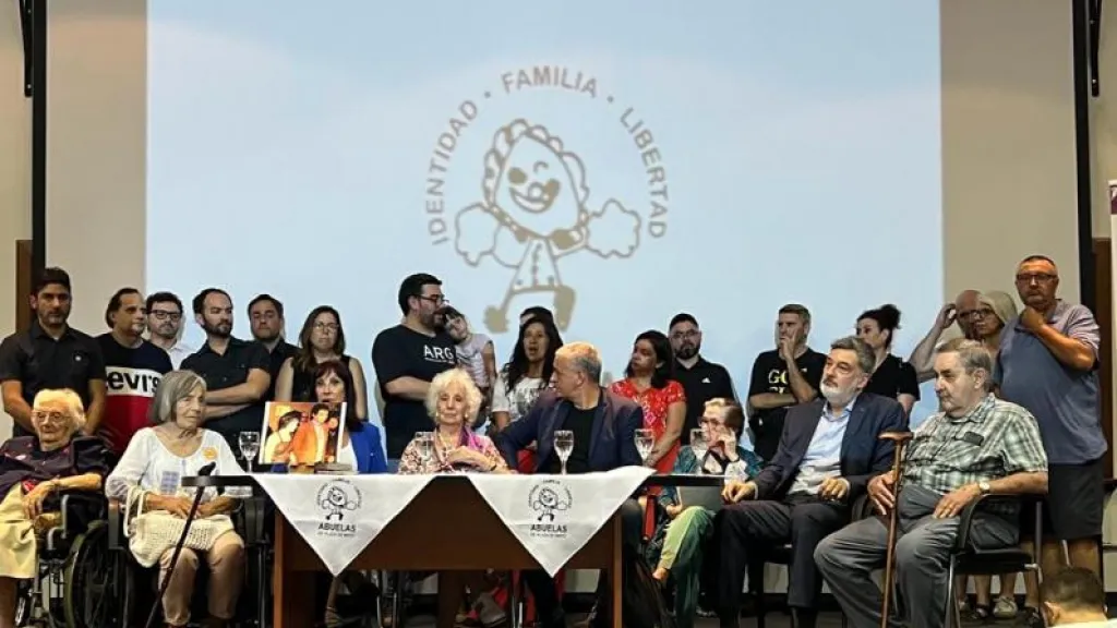 Abuelas de Plaza de Mayo localizan a un nuevo nieto desaparecido