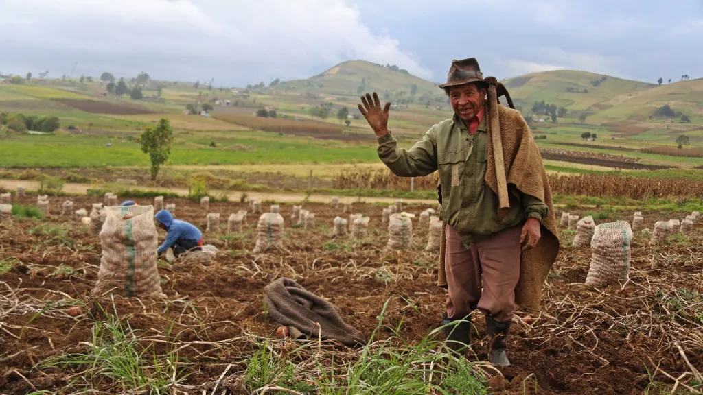 Denuncian alzas del impuesto predial que afectan a campesinos