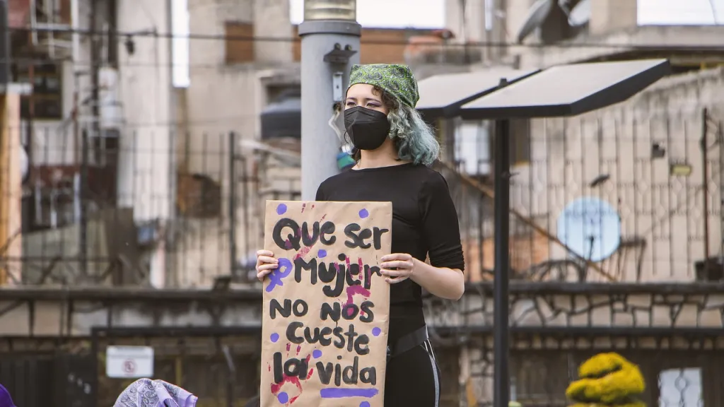 "Ni una menos" marcha anual contra la violencia de género en Argentina