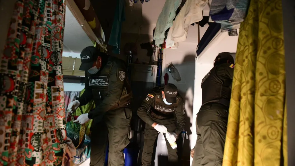 intervención policial a cárceles del país en contra de la extorsión 