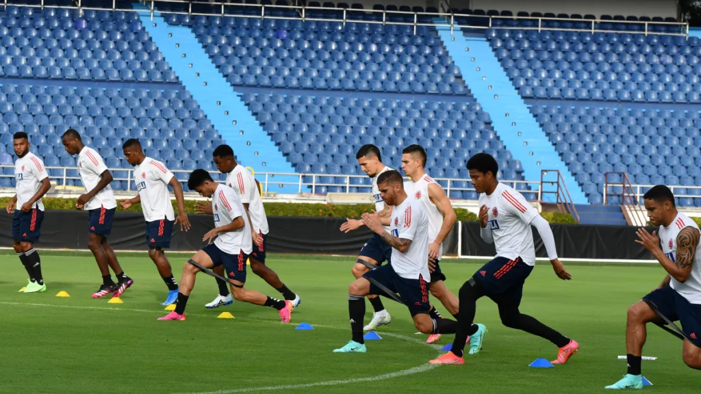 Jugadores de la Selección Colombia entrenando