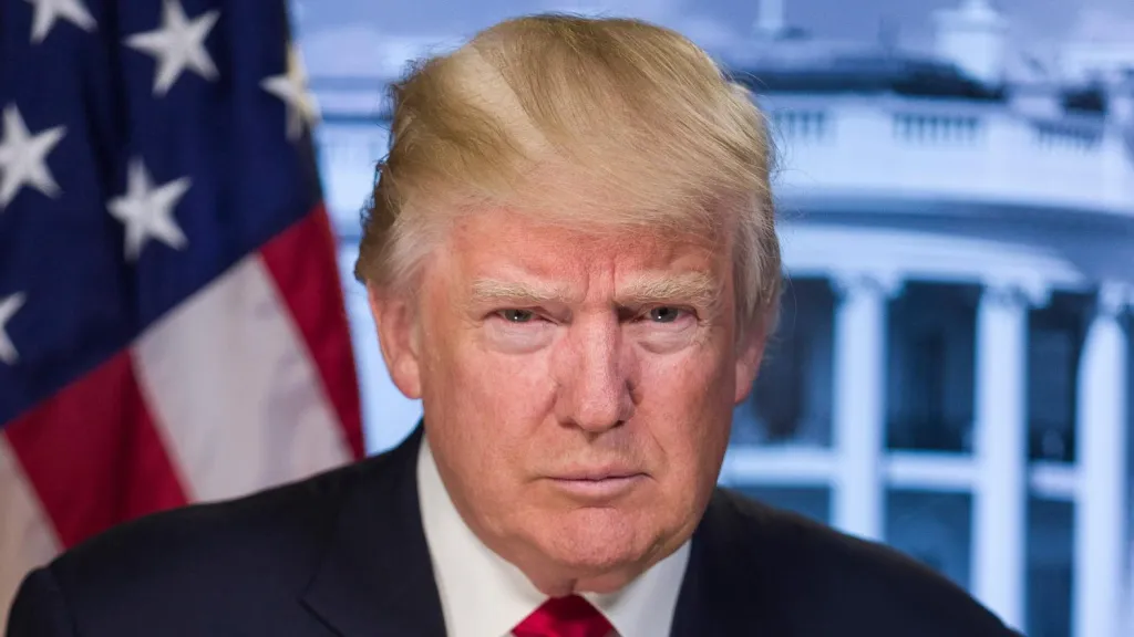 El FBI allanó mansión de Donald Trump en Florida 
