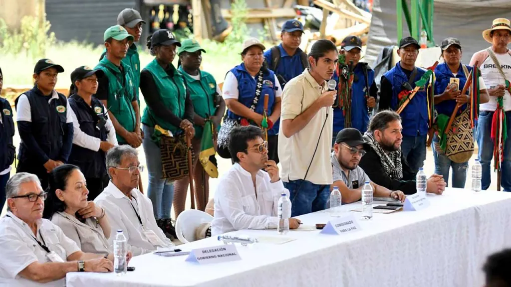 Diálogos de paz entre el gobierno y las disidencias de las Farc