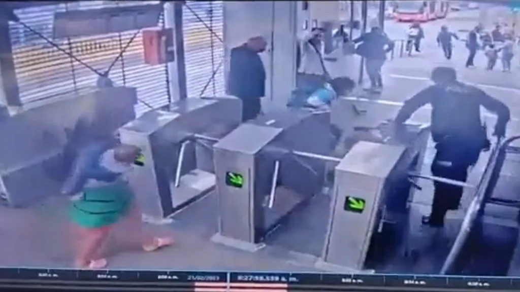 Menor Embera resultó herido en persecución a delincuente en TransMilenio