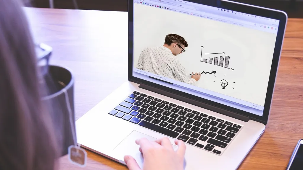 Educación virtual: Qué es, requerimientos y oferta educativa