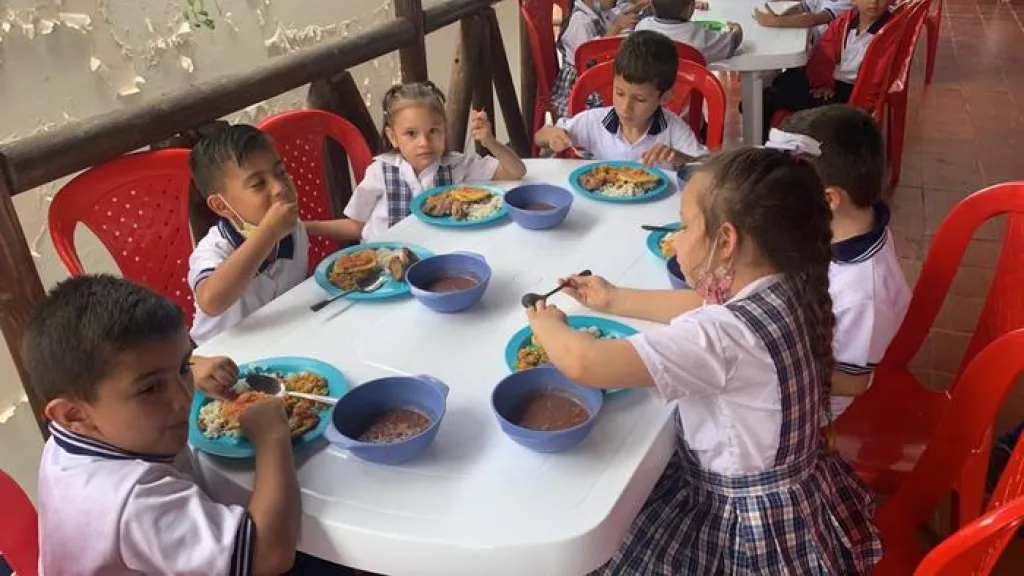 Educación y nutrición en debate: la Unidad de Alimentos para Aprender cuestiona ajustes en el PAE del Huila