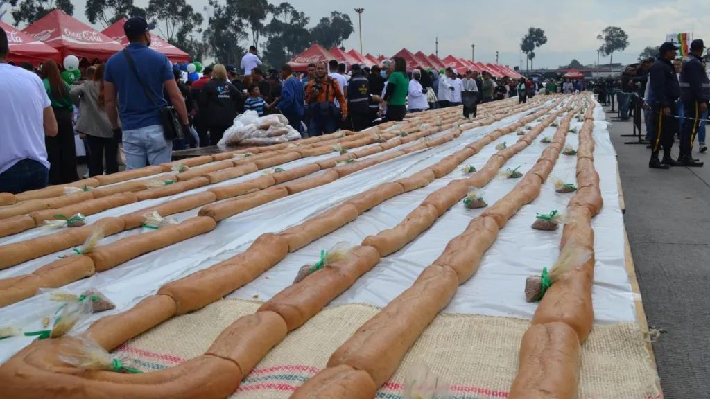 Récord Guinness en Colombia: se horneó el pan más grande del mundo