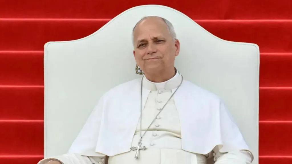 El papa León XIV ingresó al hospital Gemelli de Roma para ser operado de un nódulo pulmonar. El Vaticano entregará más información durante la tarde.