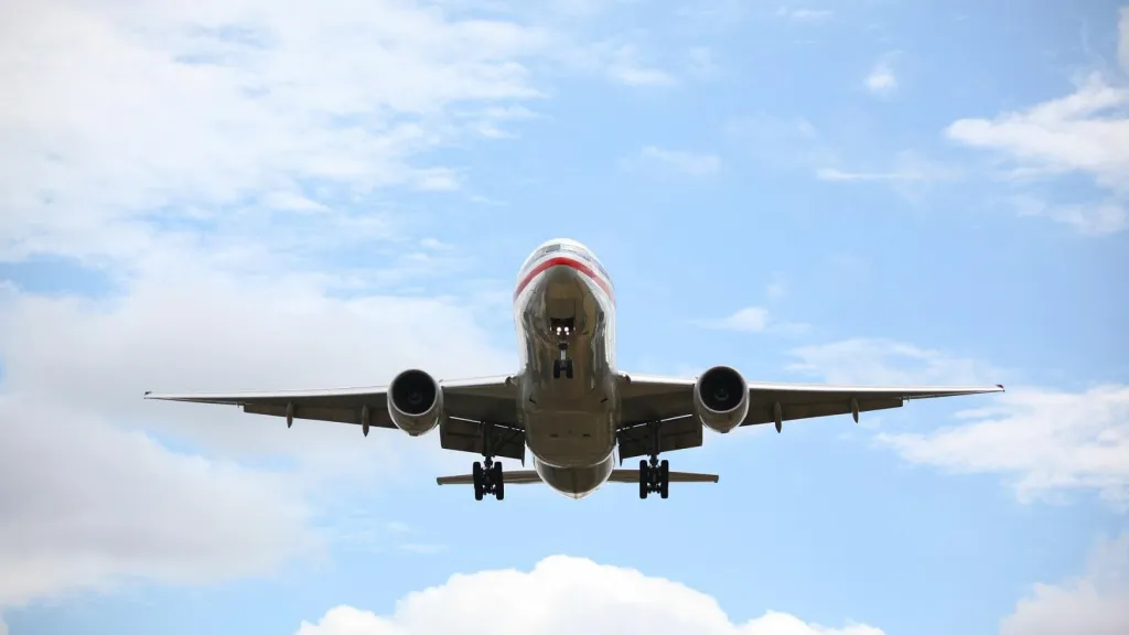 Vuelos desde pasto: aerolíneas y rutas