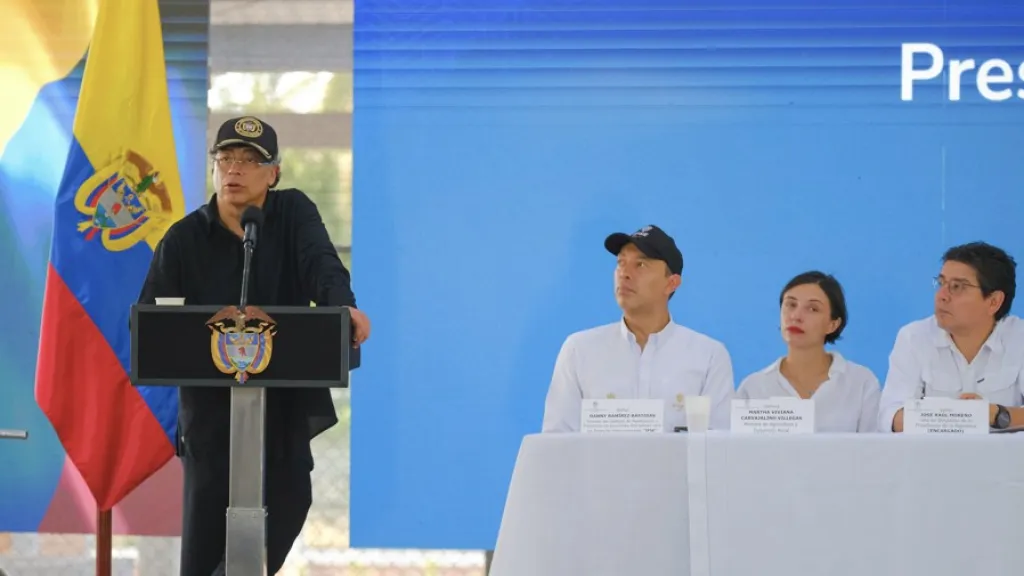 Petro propone energía solar islas Caribe