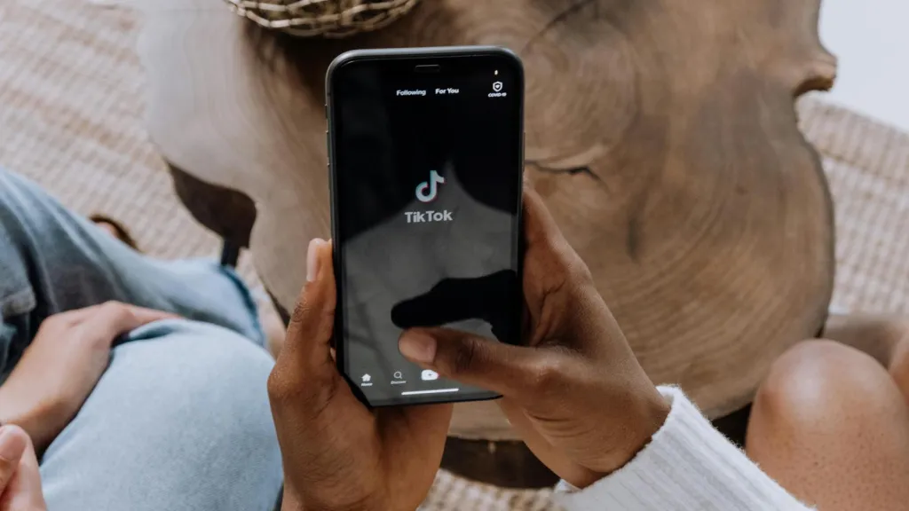 TikTok etiquetará contenido generado por Inteligencia Artificial