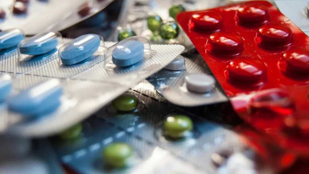 SIC multa a Bayer y Comfenalco por sobrecostos en medicamentos