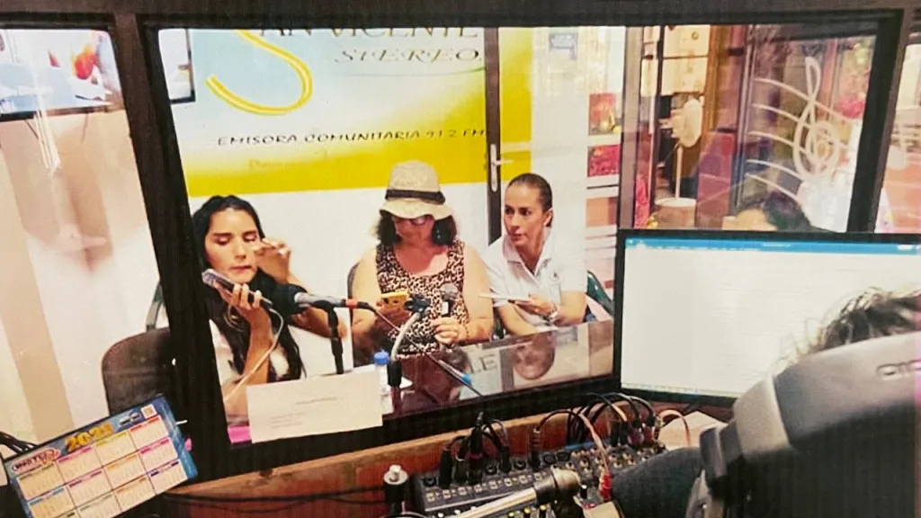 Radio comunitaria en San Vicente de Chucurí: historia de Isolina Ardila