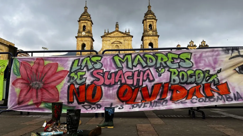 Resumen de la jornada: acto de excusas públicas a familiares de 'falsos positivos'