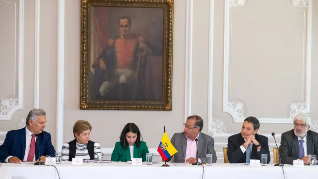 Reforma laboral será concertada con gremios