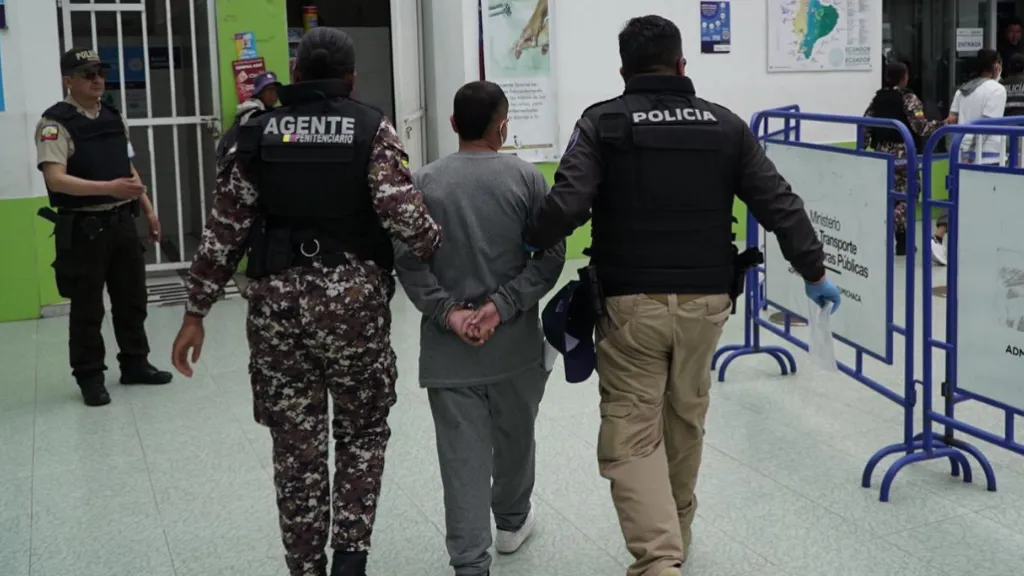 Esperan la llegada de presos desde Ecuador a la frontera