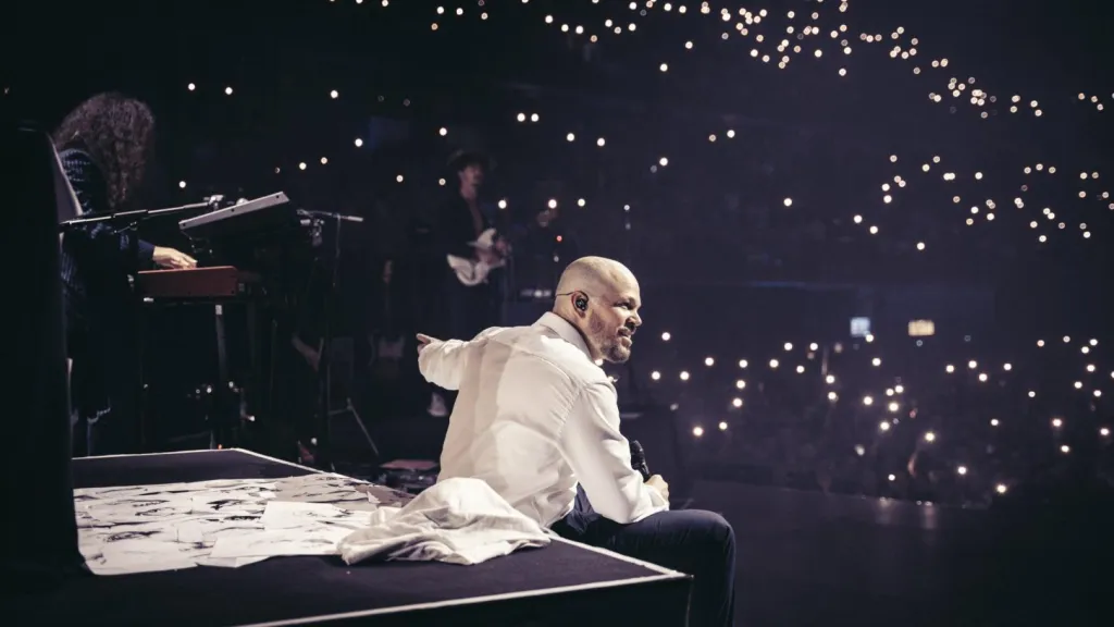 Residente: trayectoria, enfoque artístico y premios 